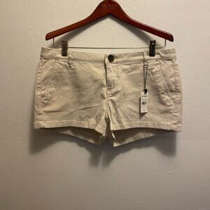 Express low rise Shortie shorts in lt khaki stretch twill